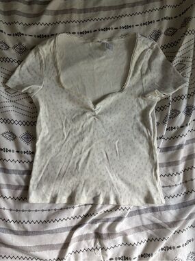 H&M white with blue flowers Ribbed Short Sleeve Scoop Crop Top
